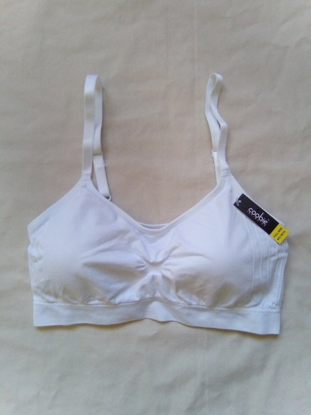 Coobie Seamless Scoopneck Bra with Removable Cups, White, Full Size